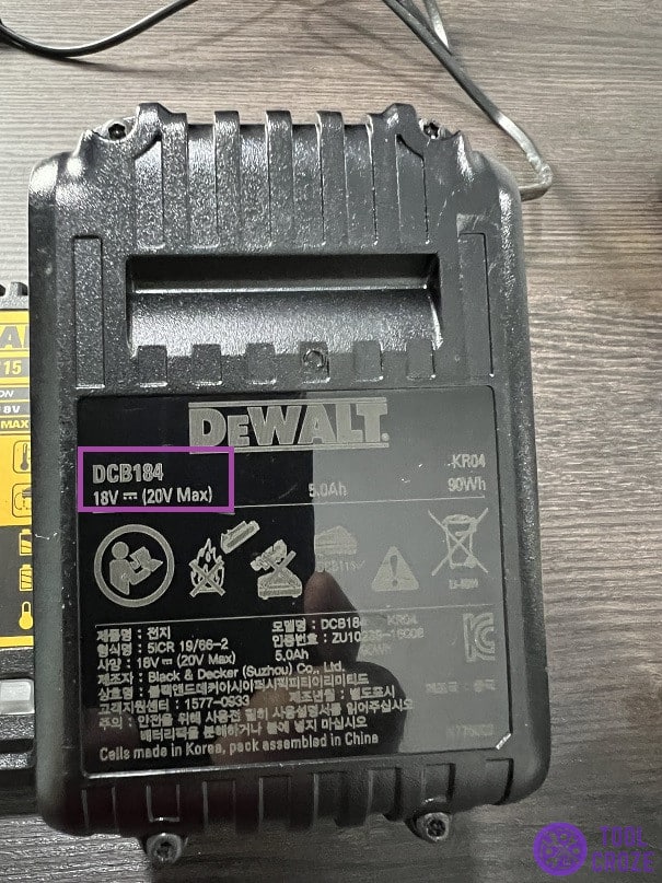 dewalt battery voltage