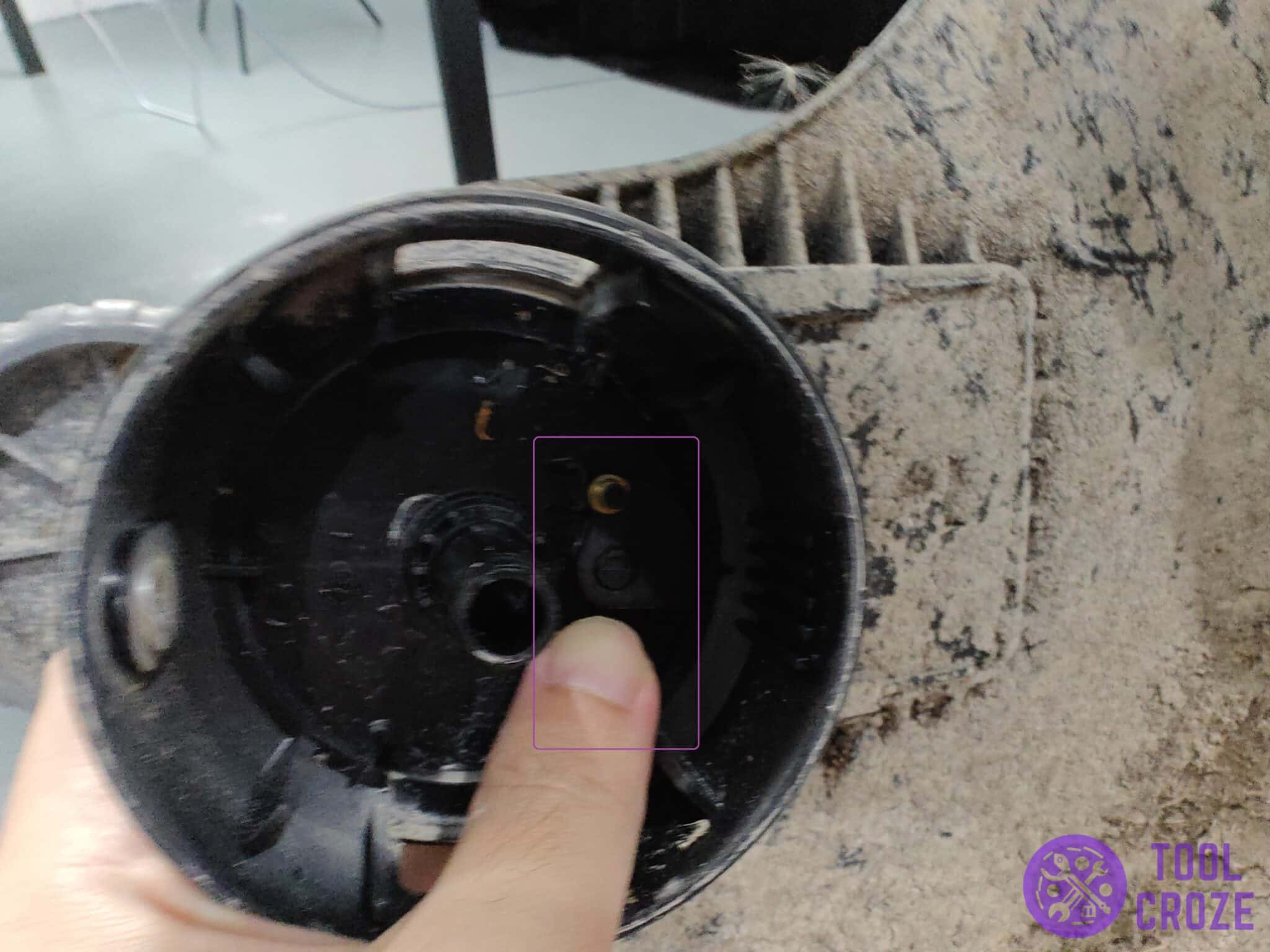 4 Fixes For Black and Decker Trimmer Auto Feed Not Working - Tool Croze