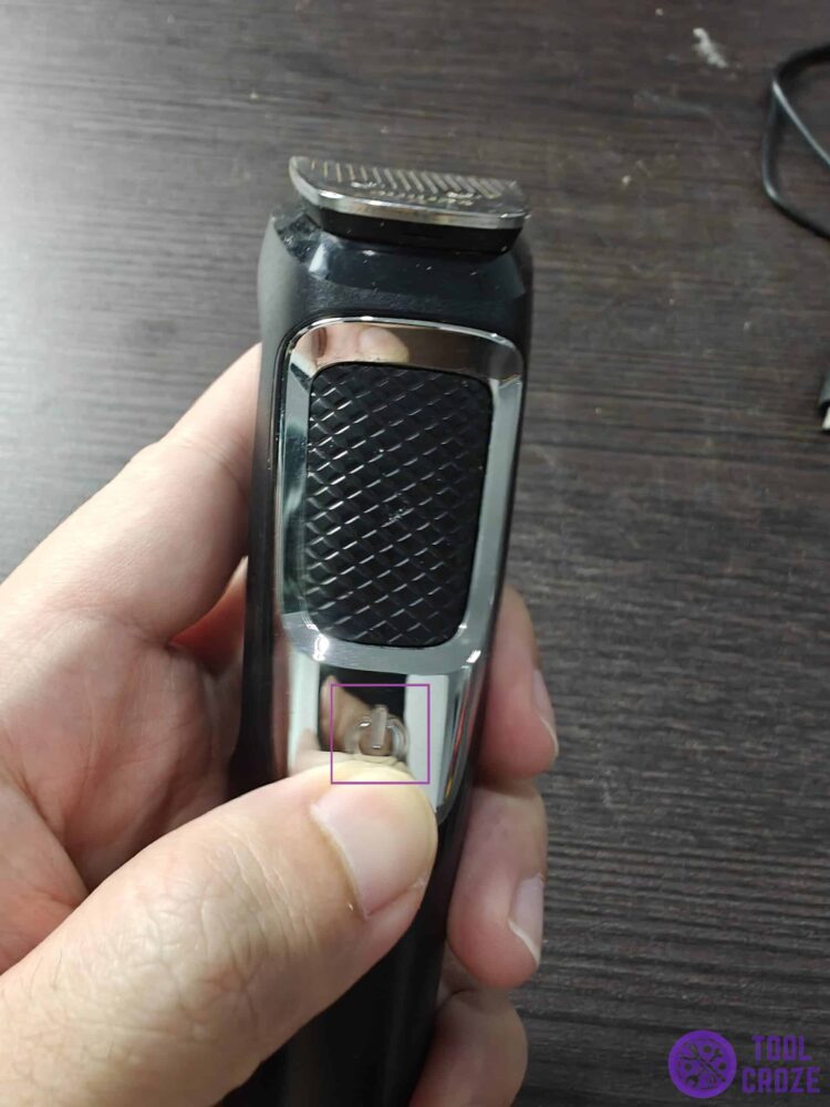 power button on philips trimmer