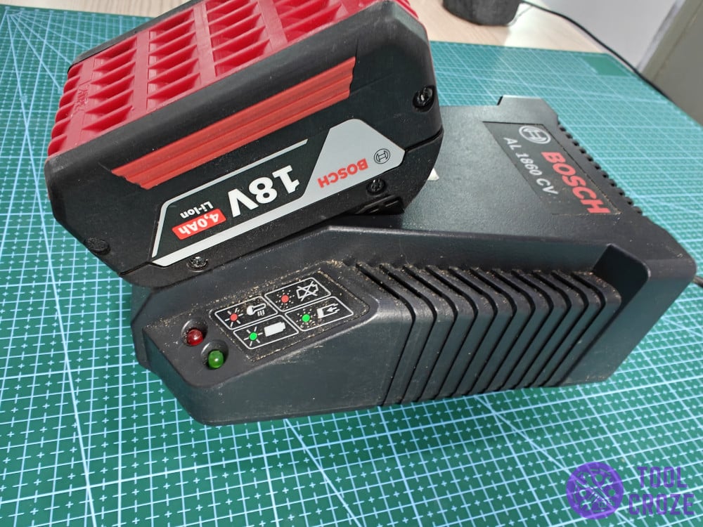 Bosch battery charger charging a battery