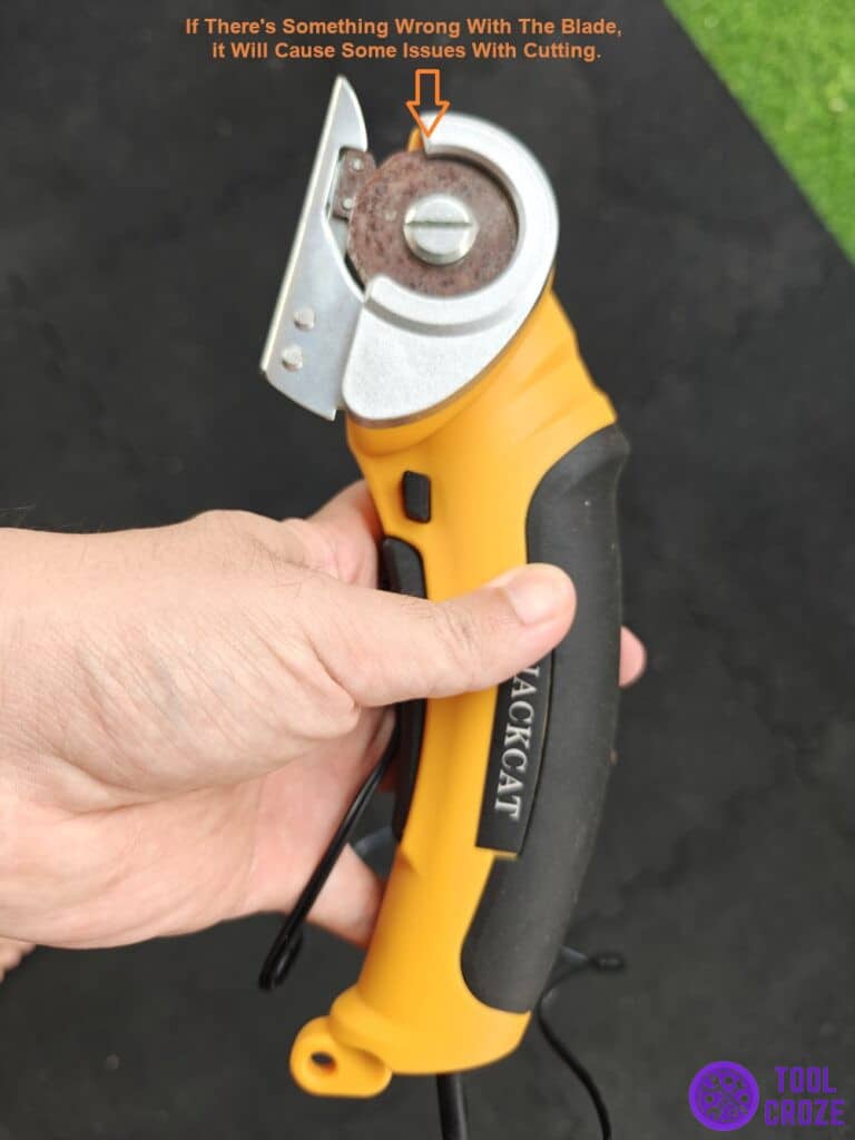 a dull blade will cause issues with cutting