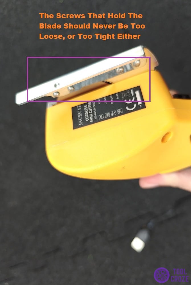 always adjust screws correctly