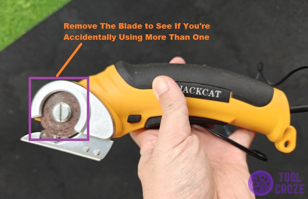 are you using two bldes by accident