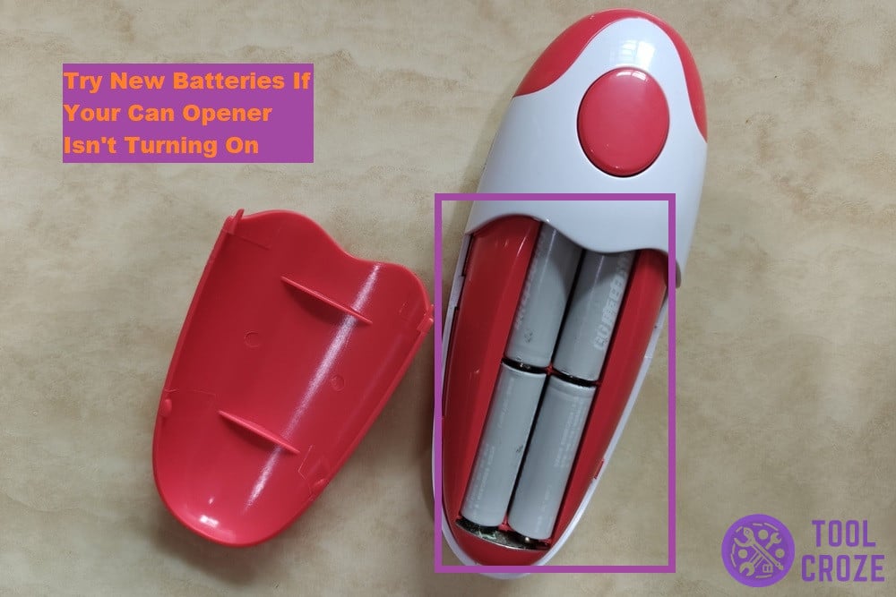 batteries inside kitchen mama can opener