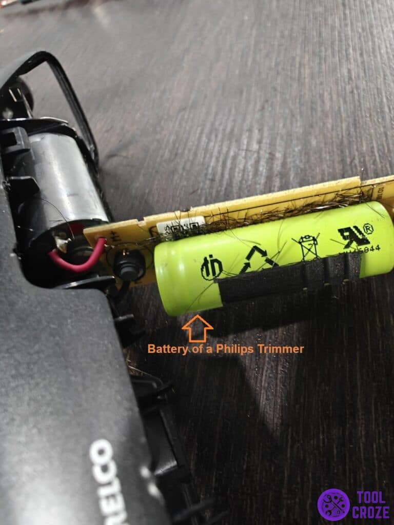 battery of a Philips trimmer