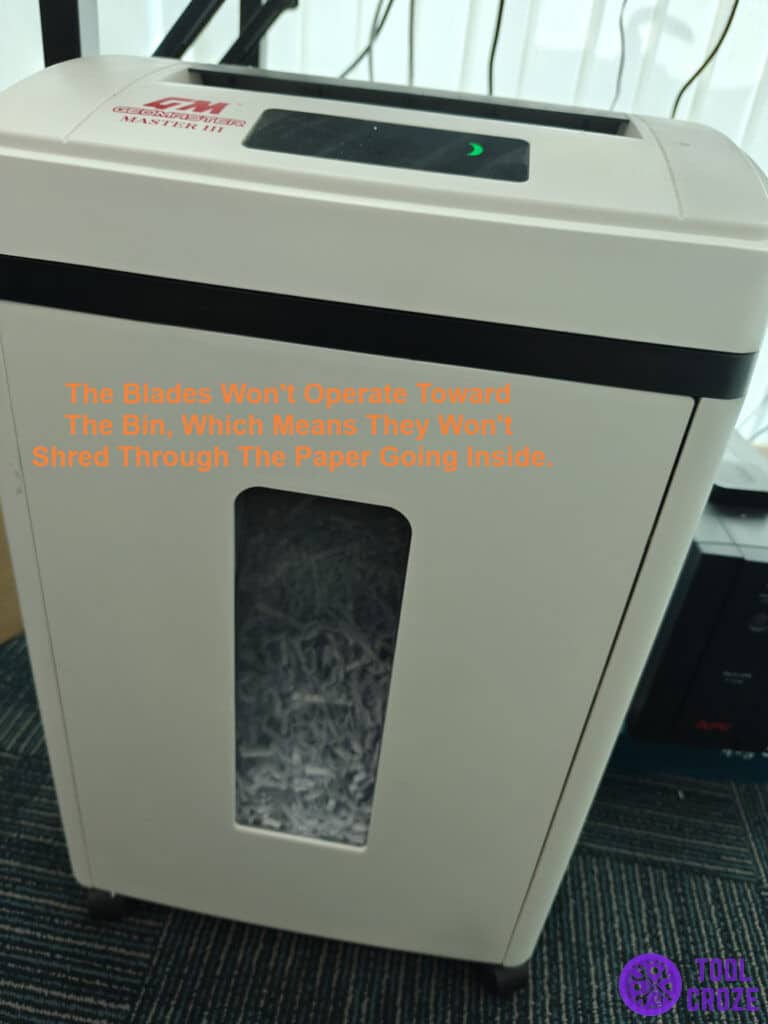 the blades won't operate toward the bin