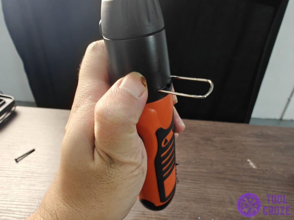 taking off the screwdriver bit