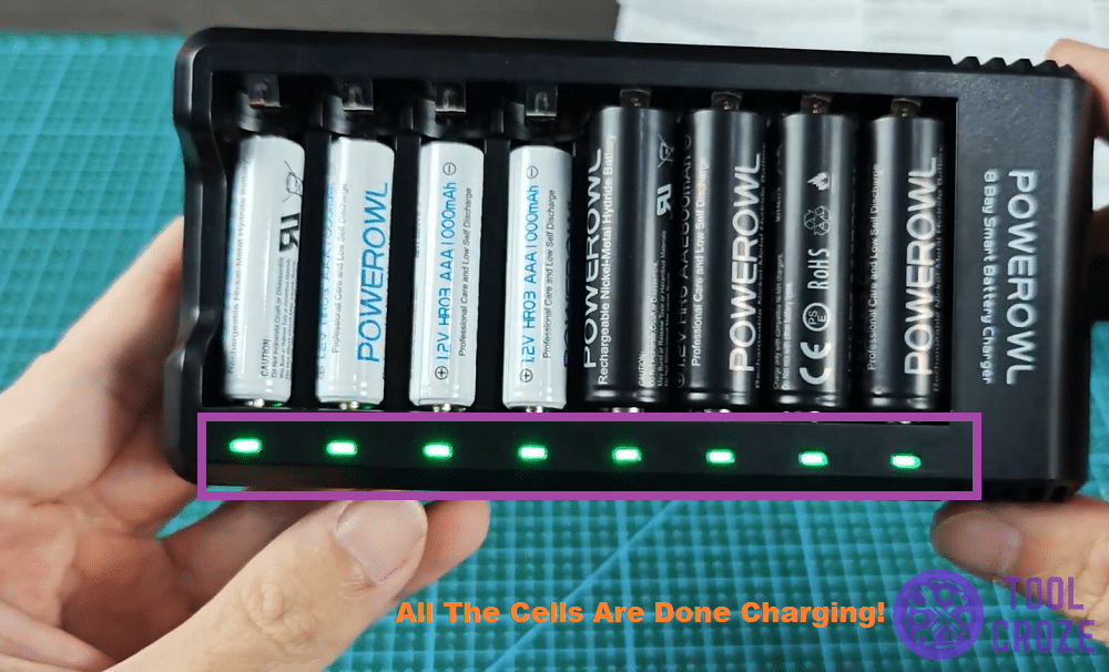 solid green lights on powerowl charger