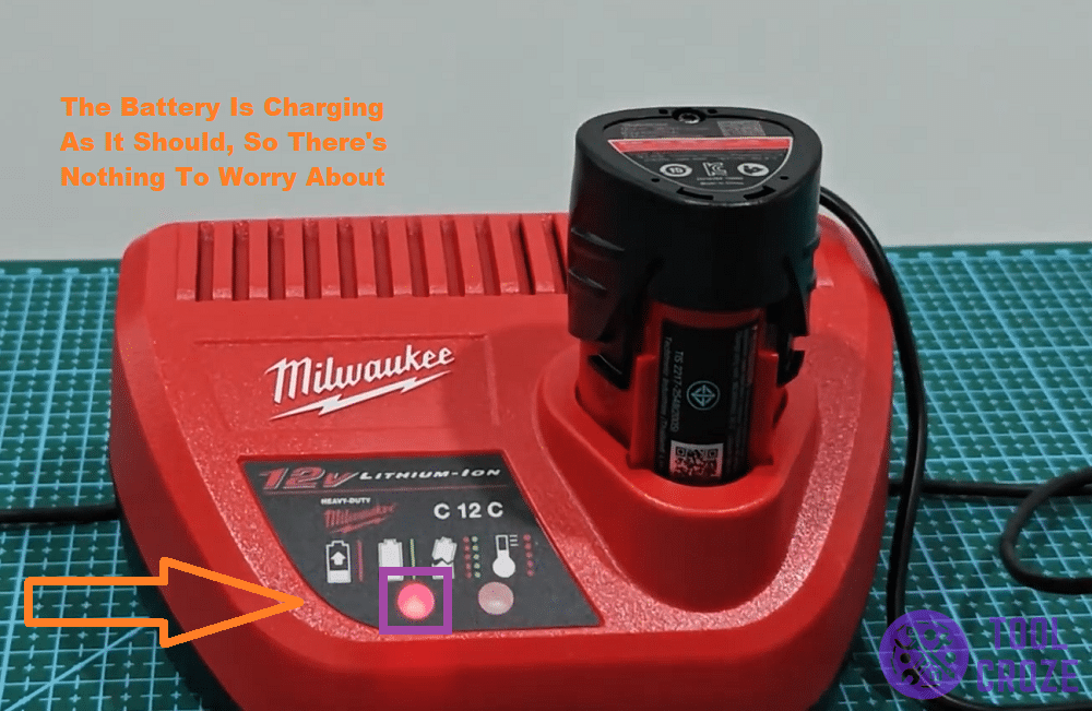 solid red light on milwaukee charger