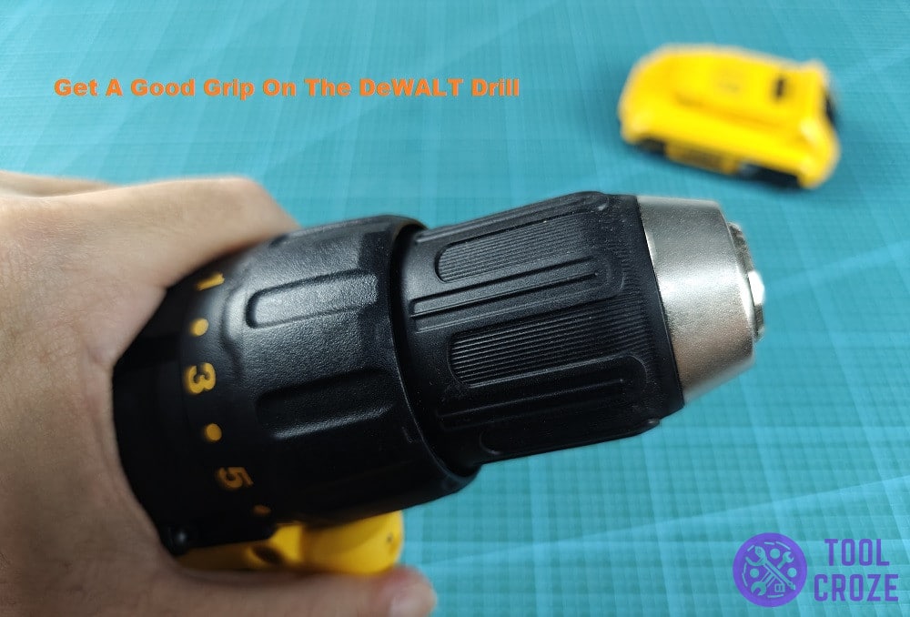 hold the dewalt drill well
