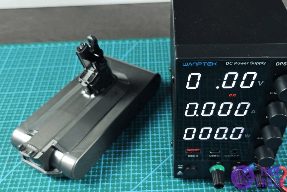 dyson battery with DC power supply