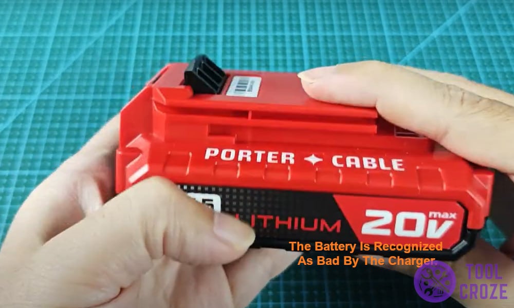 The battery is recognized as bad by the charger.