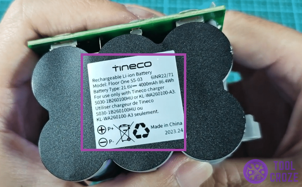 battery pack inside tineco vacuum mop