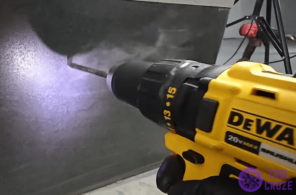 dcd777 drilling into ceramic tile