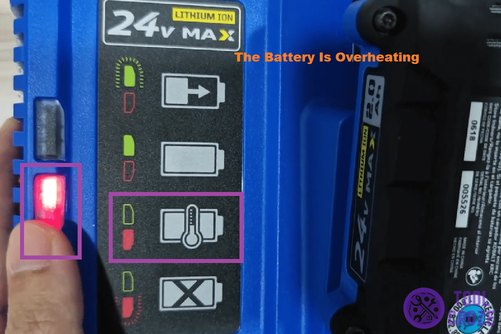 kobalt charger indicator displaying solid red