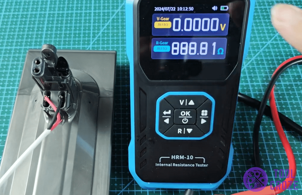 no voltage from dyson battery