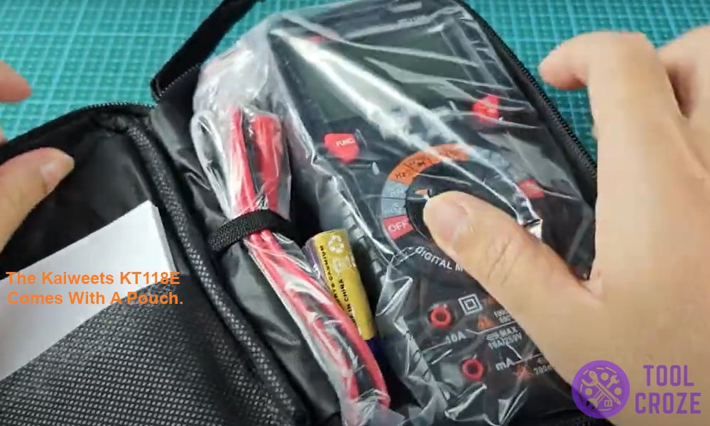 The Kaiweets KT118E comes with a pouch.
