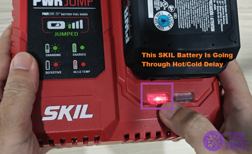 solid red light on SKIL charger