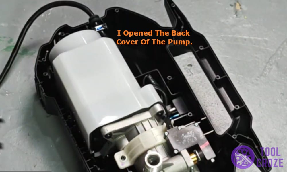 I opened the back cover of the pump