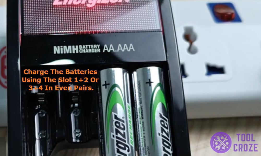 charge the batteries is using the slot 1+2 or 3+4 in even pairs
