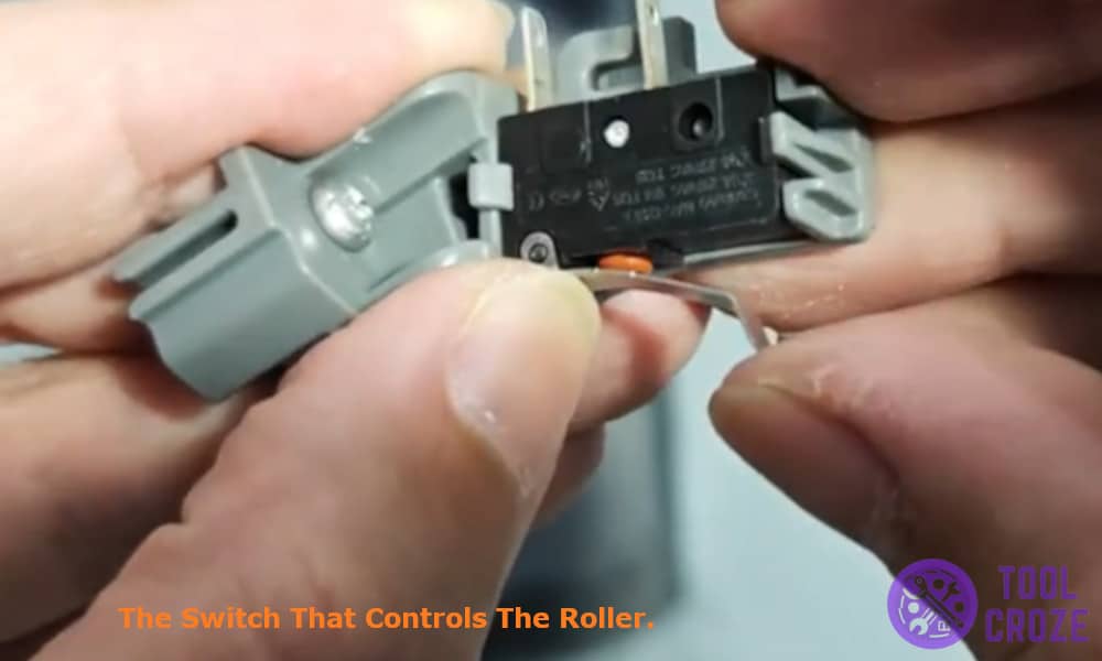 the switch that controls the roller