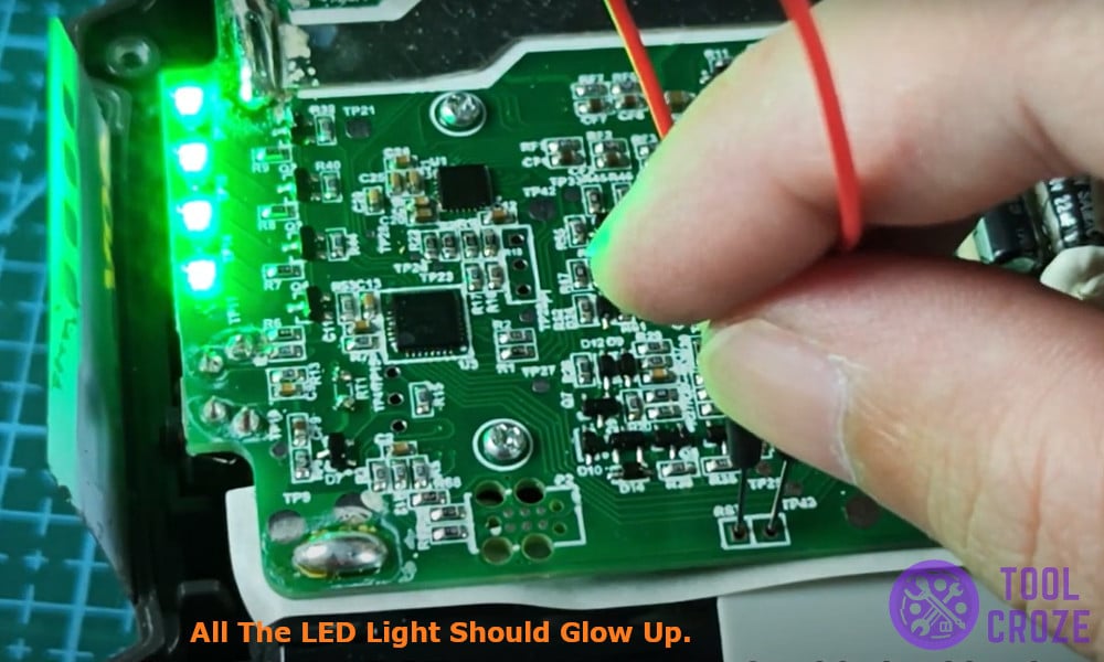 All the LED light should glow up