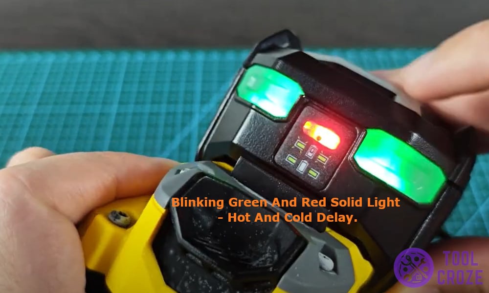 Blinking Green and Red Solid light - Hot and Cold Delay