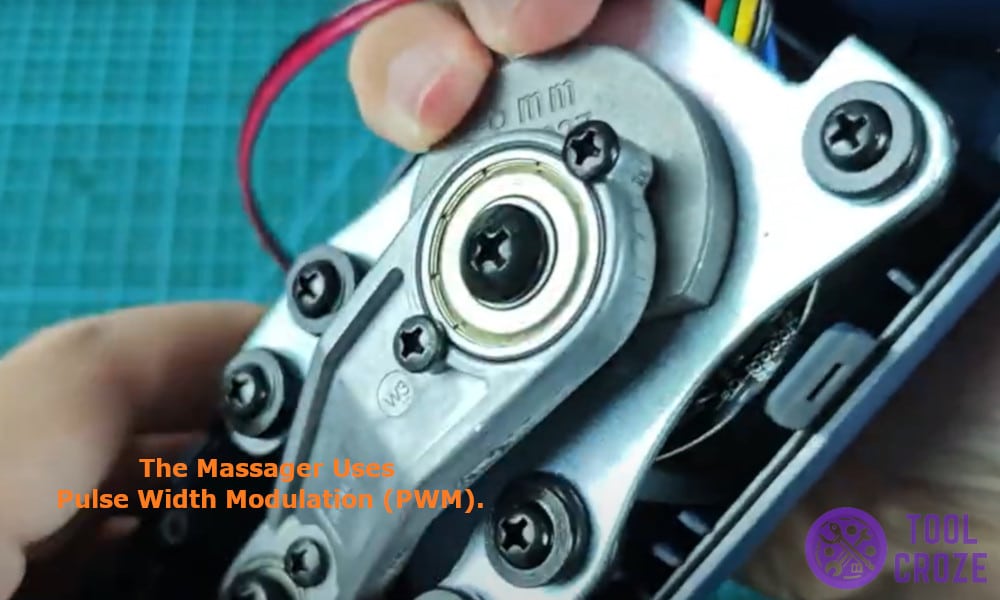 The massager uses Pulse Width Modulation (PWM).