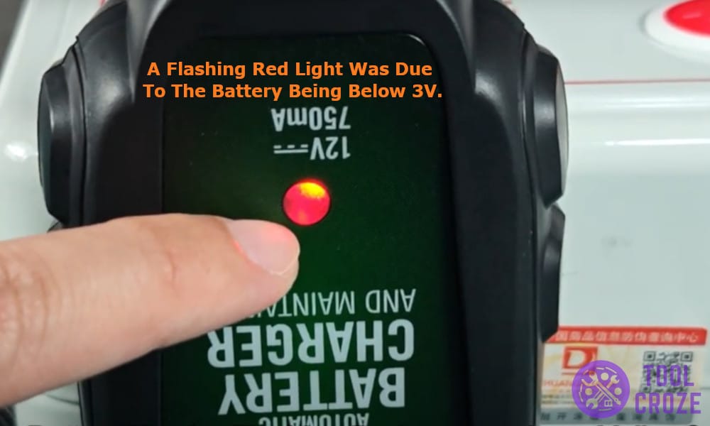 a flashing red light was due to the battery being below 3V.