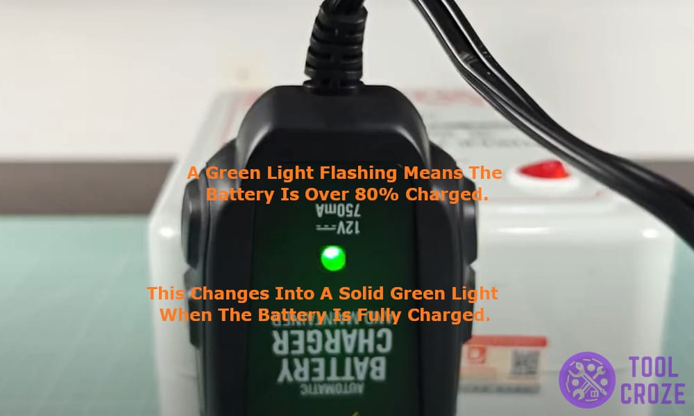 flashing green 80 percent charged solid green fully charged
