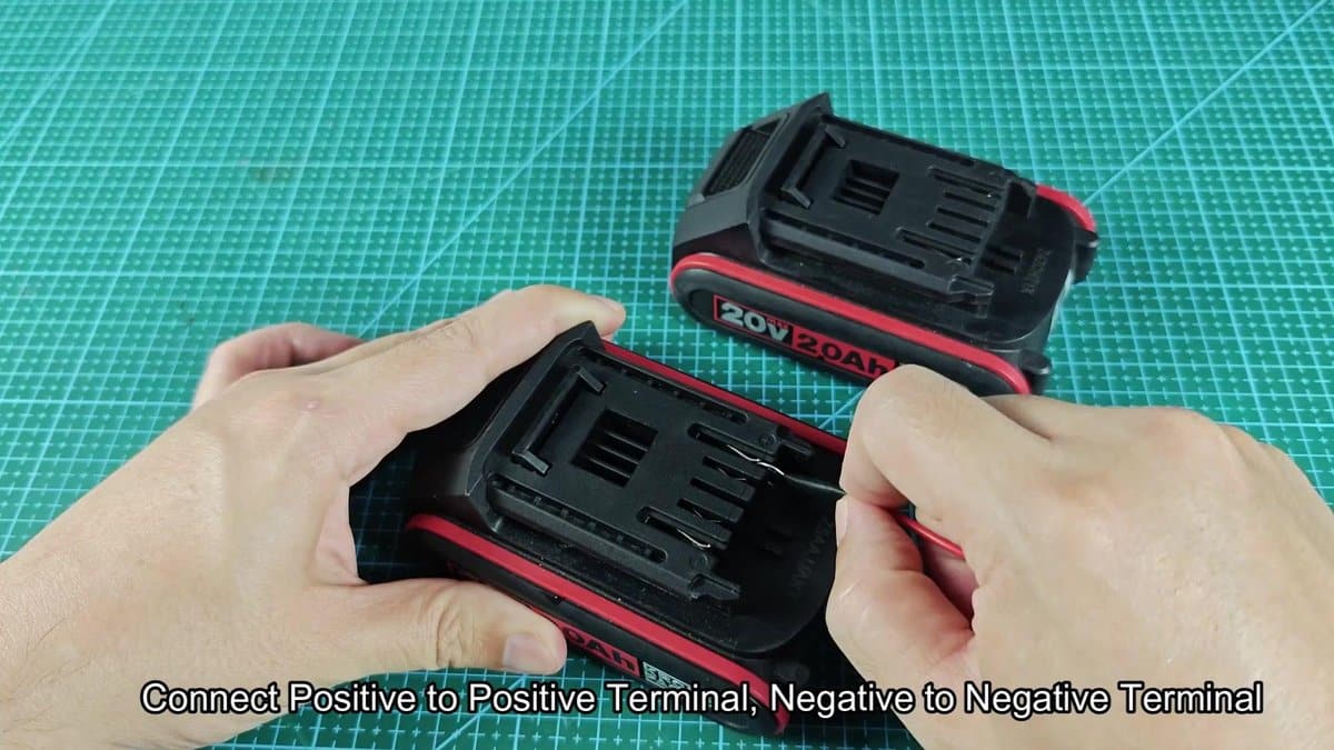 20V battery pack with terminal connections