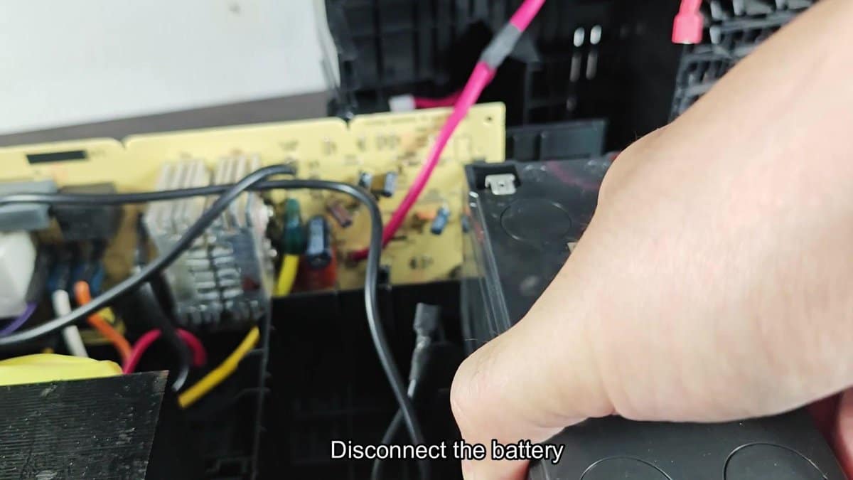 Battery being disconnected from wiring setup