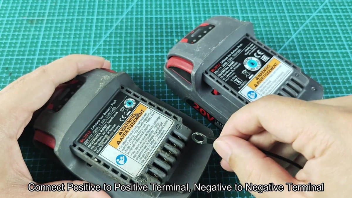 Bosch 20V lithium-ion battery terminals being connected
