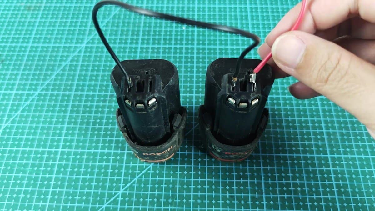 Bosch battery packs connected with wires