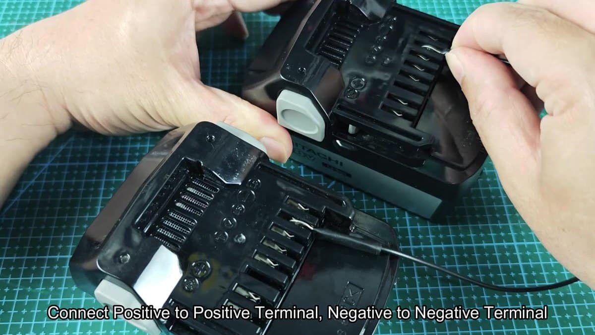 Hitachi 18V batteries with wire connection