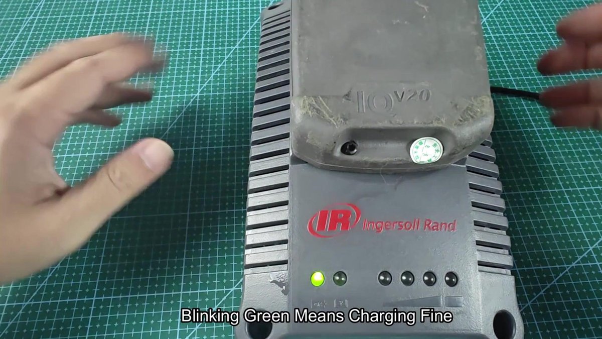 Ingersoll Rand charger with green light blinking
