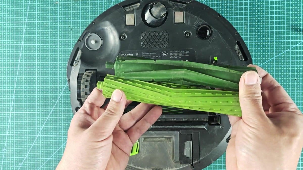 iRobot Roomba i7 with green brush removed