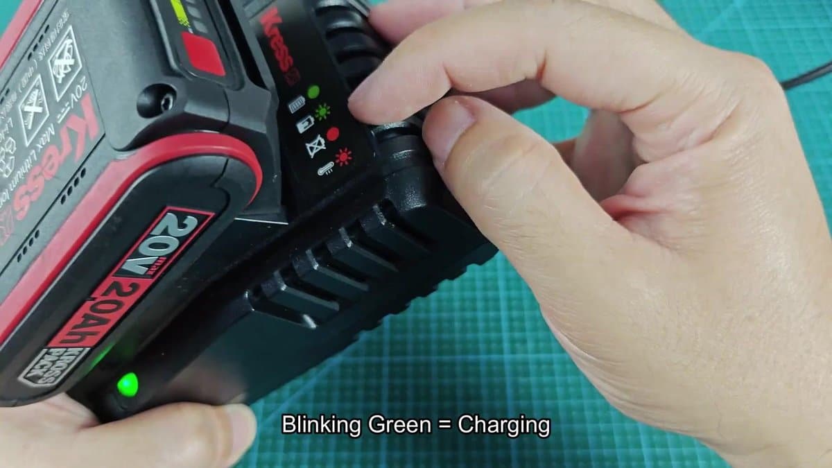 Kress 20V battery with charging indicator active