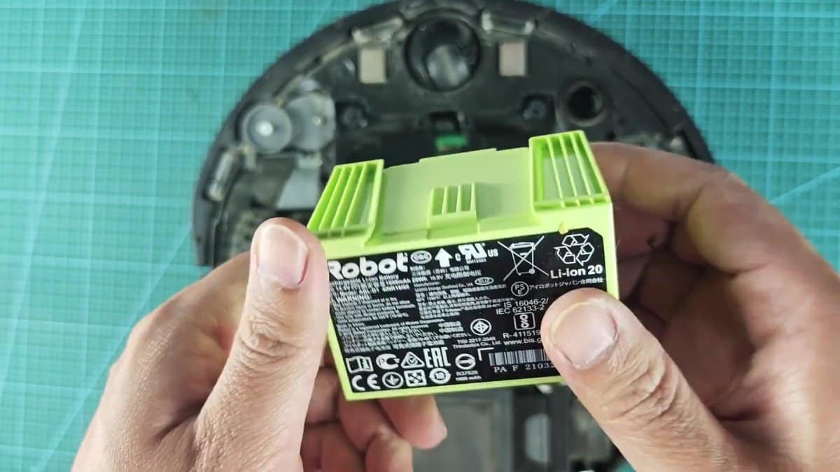 Robot Li-ion 20 battery above device assembly