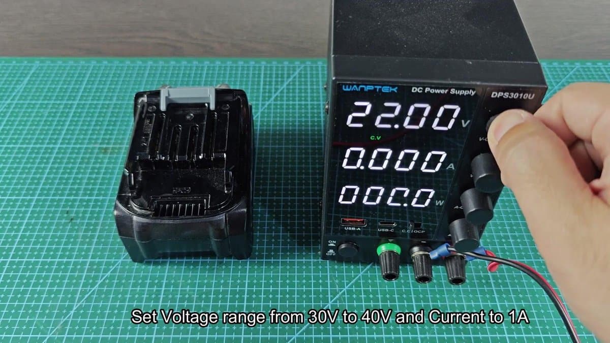 Wanptek DC power supply set to 22V