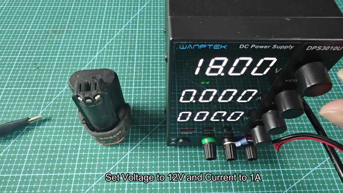 Wanptek power supply at 18V near Bosch battery