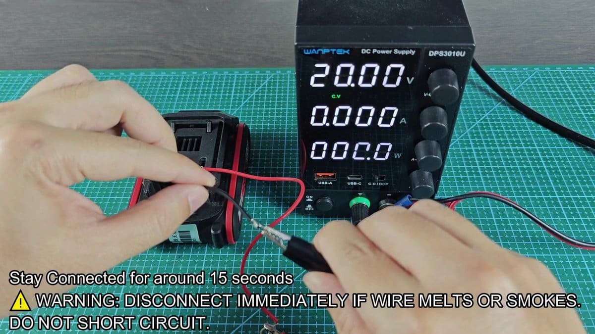 Wantek DC power supply set to 20 volts