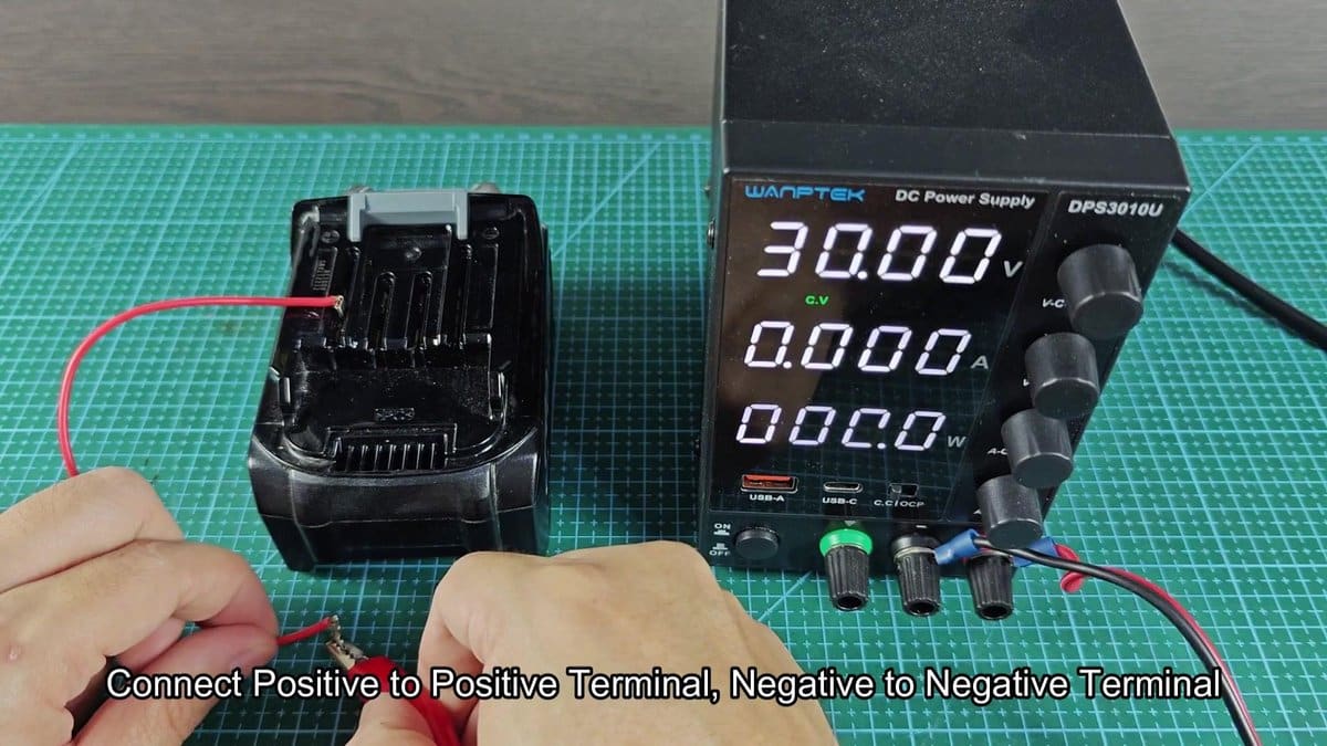Wantek DC power supply with connected battery