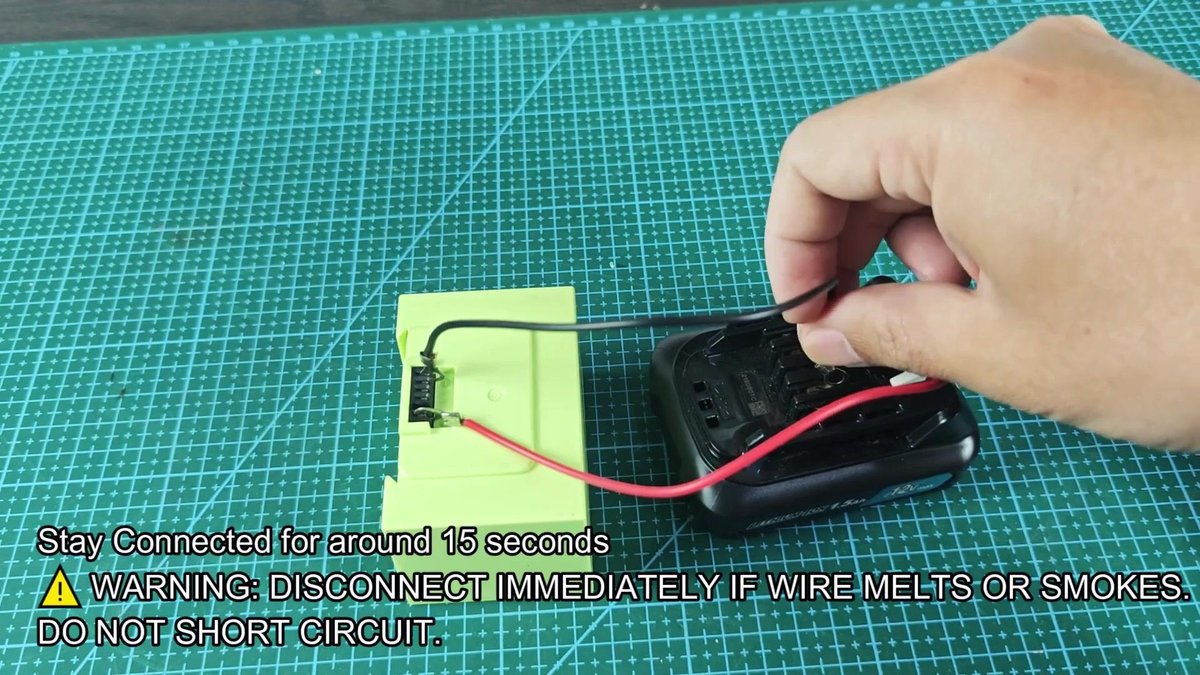 Wires connecting battery to yellow device