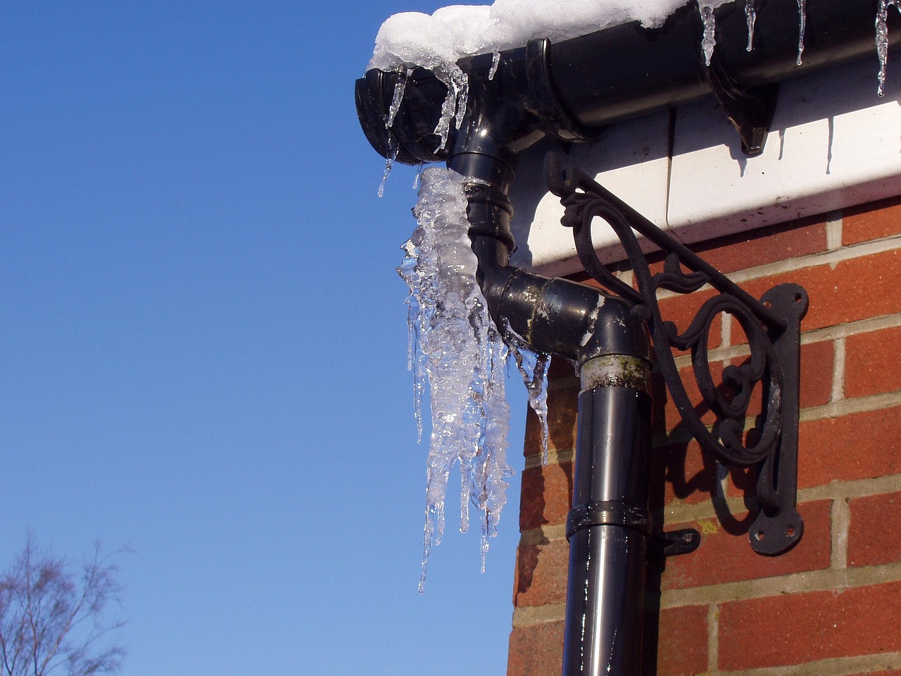 frozen copper pipe frozen copper pipe