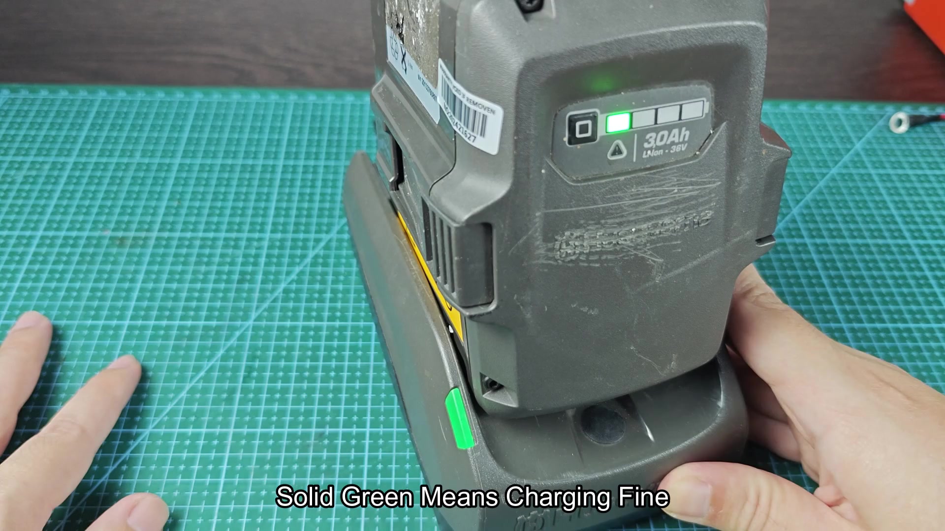 36V Li-ion battery indicator showing solid green 36V Li-ion battery indicator showing solid green