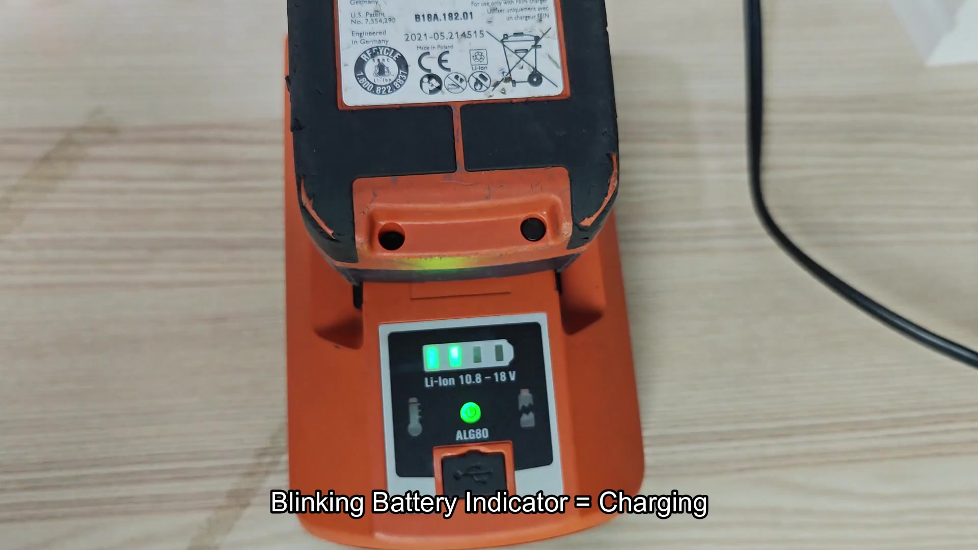 Blinking green bars indicate charging status Blinking green bars indicate charging status