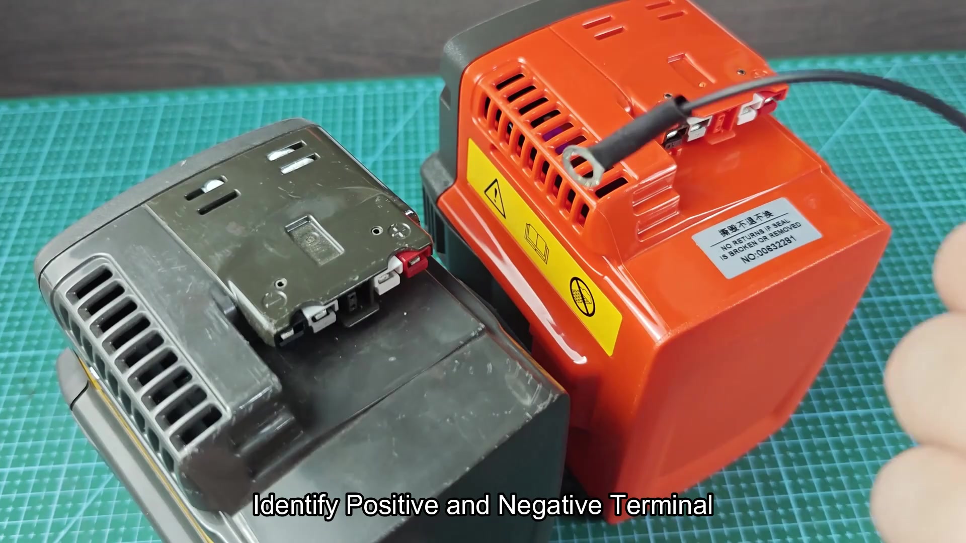 Connecting wires to two battery pack terminals
