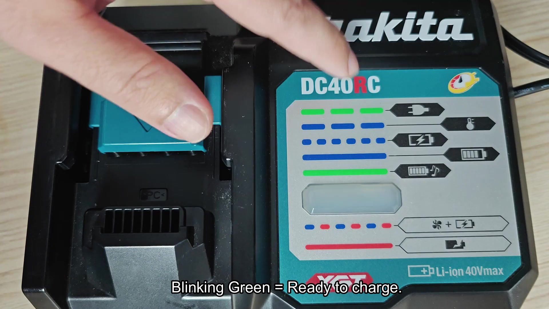 DC40RC blinking green ready to charge indicator DC40RC blinking green ready to charge indicator