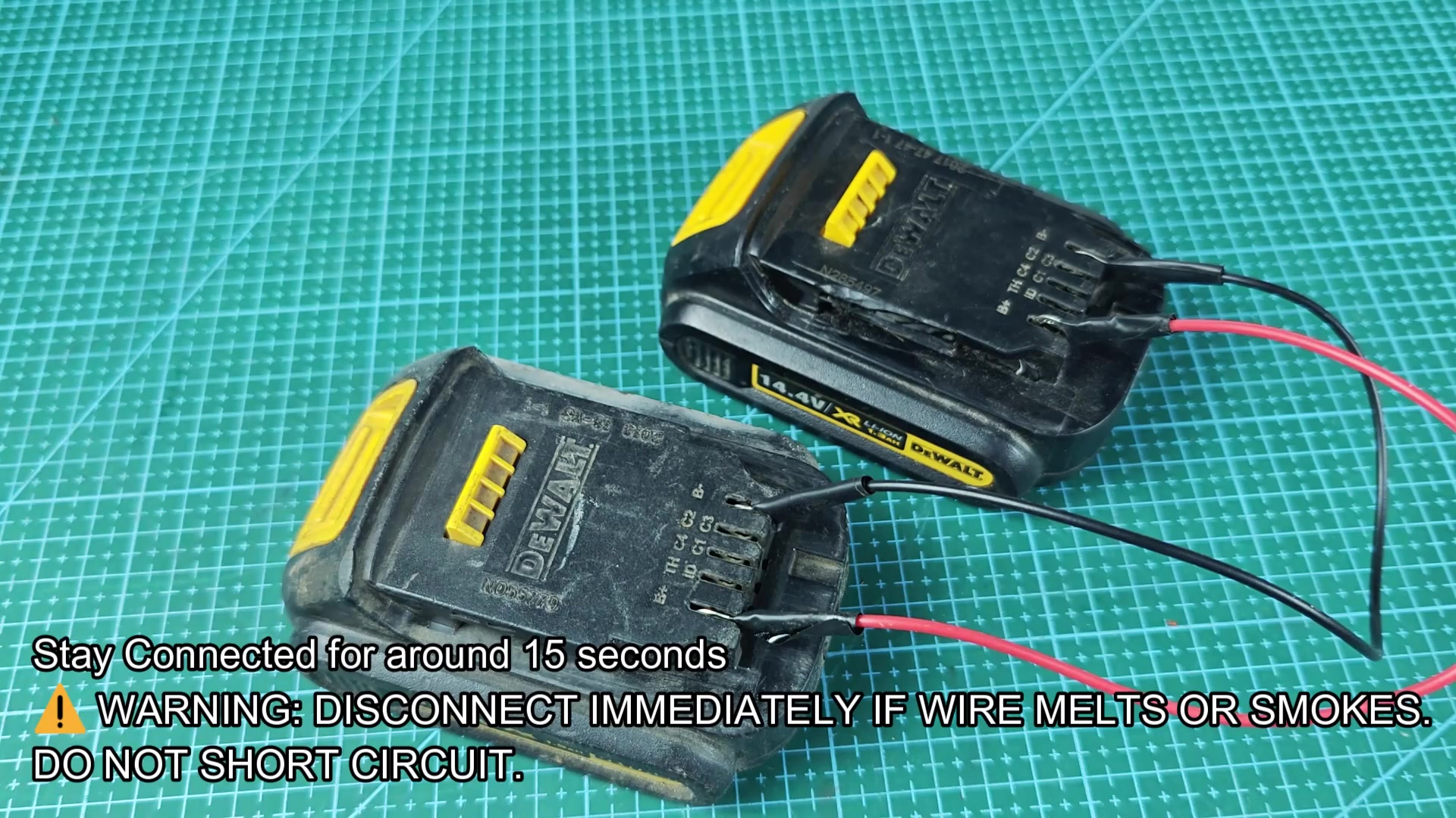 DEWALT batteries connected with 15-second warning displayed DEWALT batteries connected with 15-second warning displayed